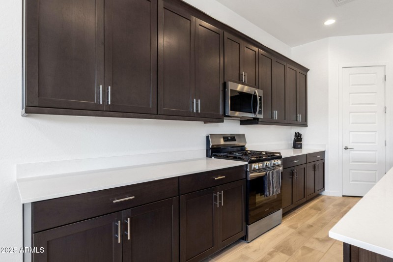 13-web-or-mls-3885-kenley-ln