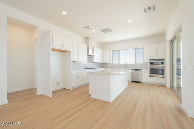 Tri Pointe Homes - Soleo 324 - Kitchen -