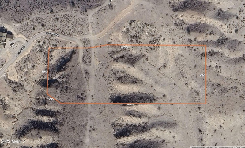 Aerial with dimensions