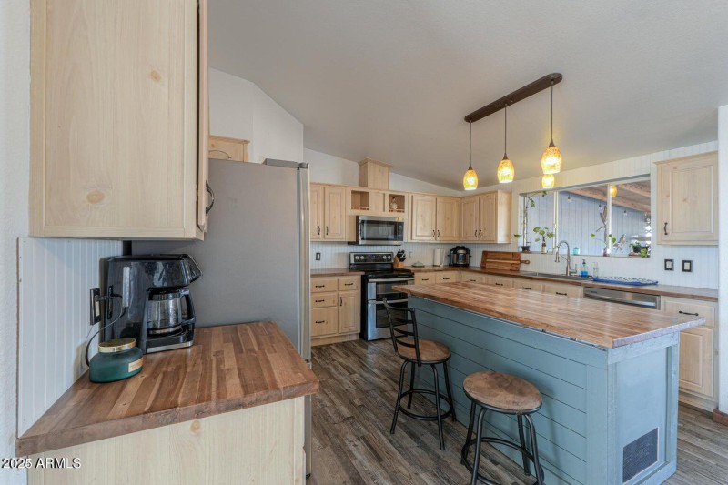 20241203054520382185000000-o