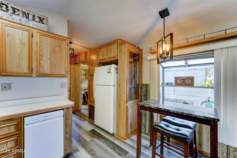 lots of storage in kitchen