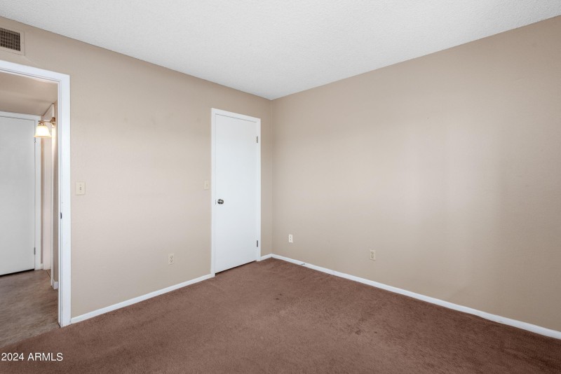 25-7910-E-Thomas-Unit-222-25