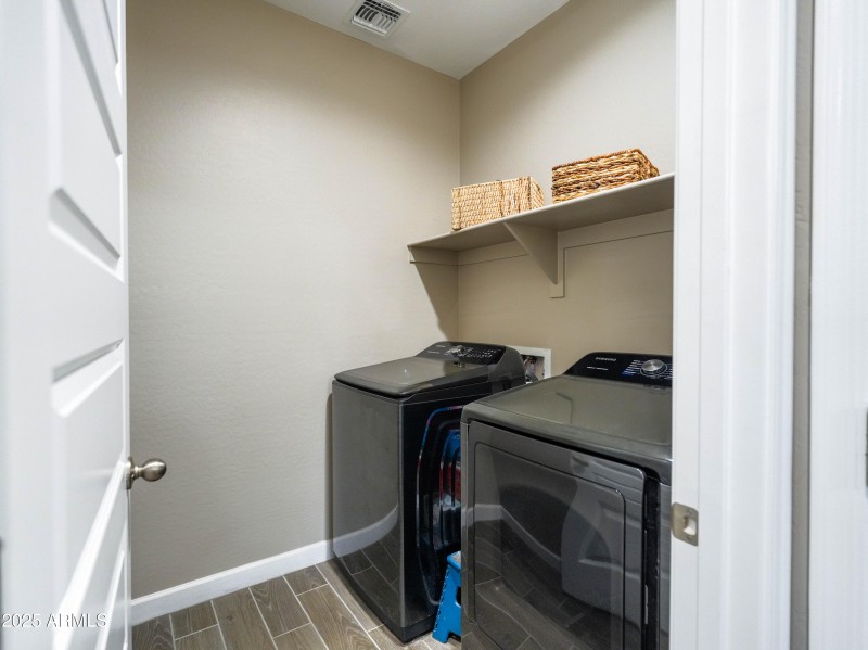 Aleutian Dr_Laundry Room
