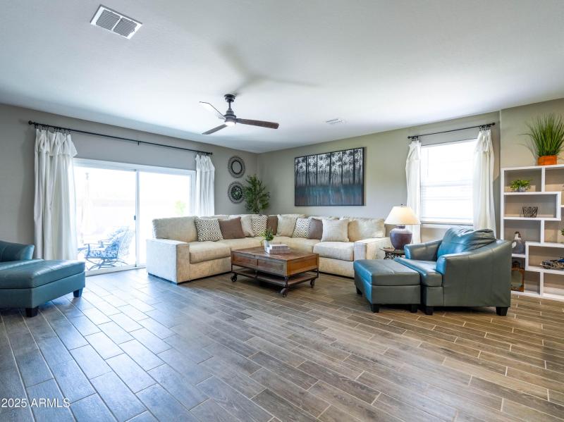 Aleutian Dr_Spacious Family Room