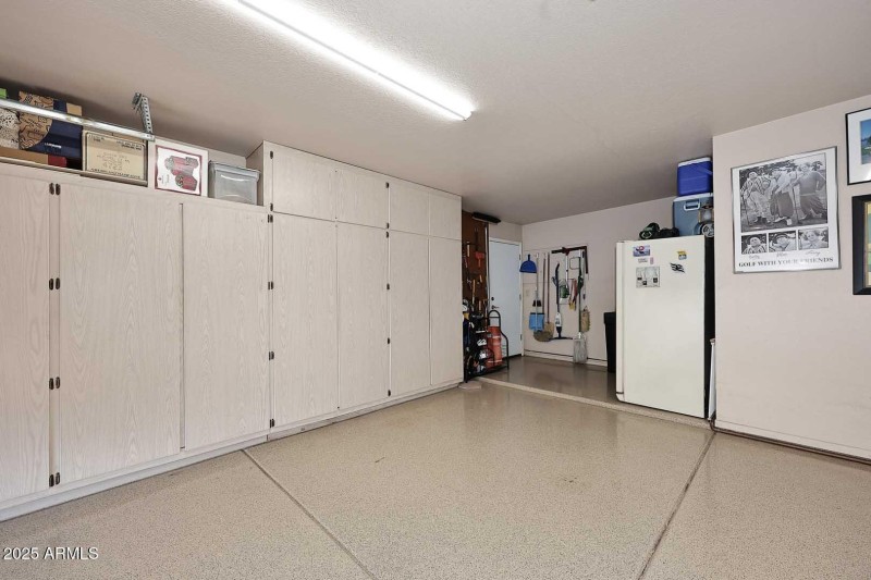 Epoxy Garage-Storage