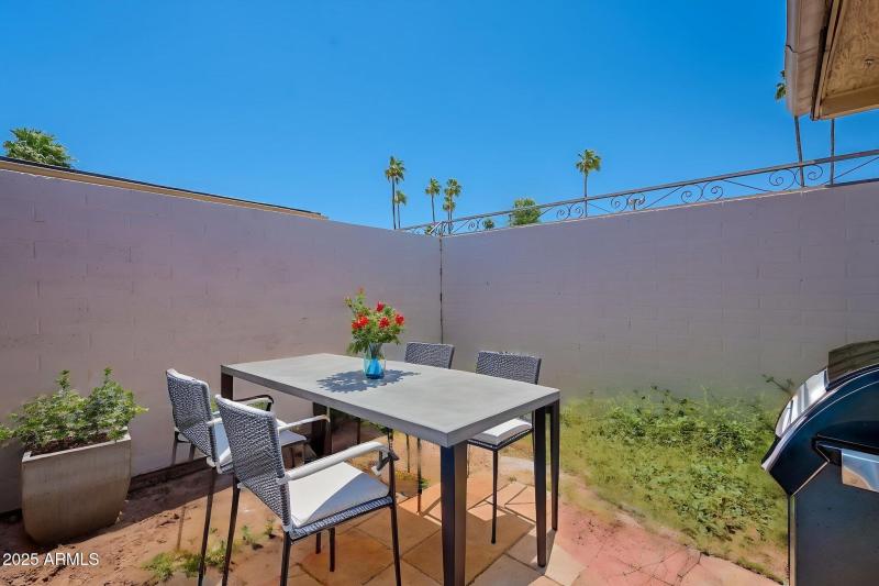 44-web-or-mls-Hobson Plaza-35 virtually