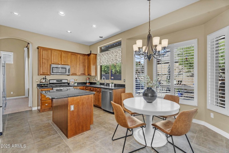 010_16-web-or-mls-11_553