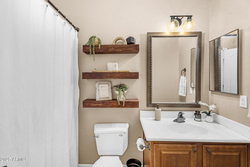 022_35-web-or-mls-32_405