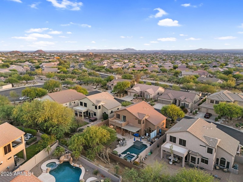 057_75-web-or-mls-dji_20250514201649_015