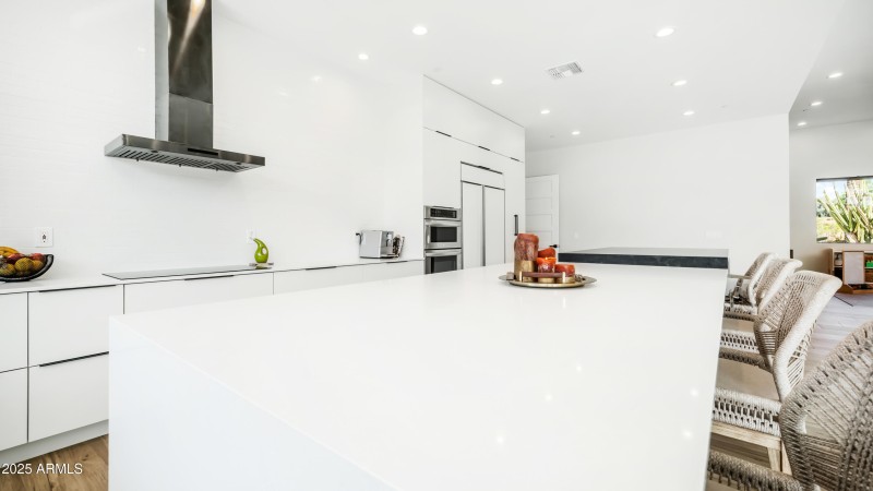 7417 E Paradise Dr - 8