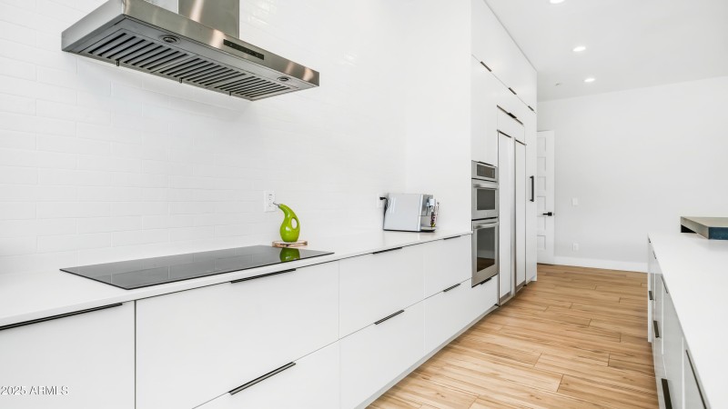 7417 E Paradise Dr - 9