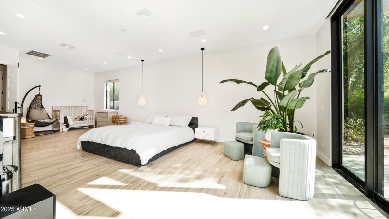 7417 E Paradise Dr - 31