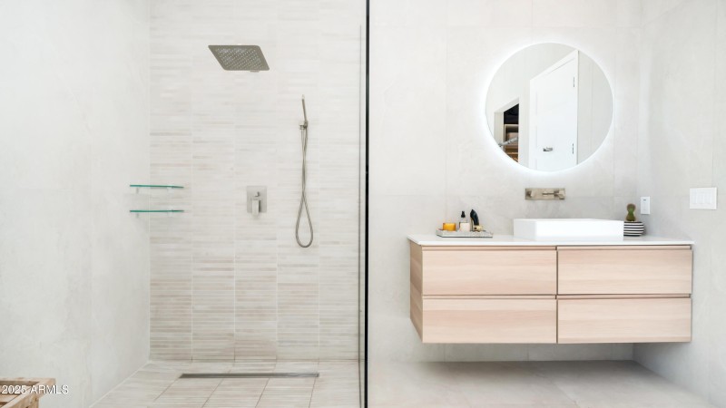 7417 E Paradise Dr - 35