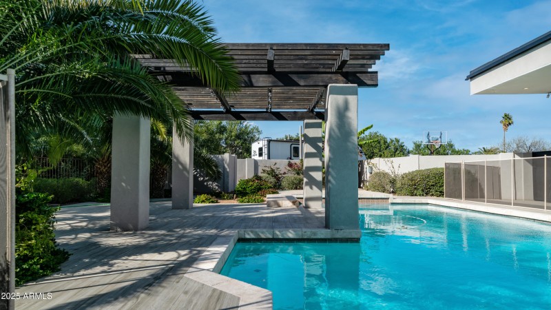 7417 E Paradise Dr Exterior Photos-7