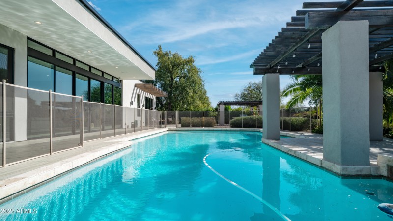 7417 E Paradise Dr Exterior Photos-10