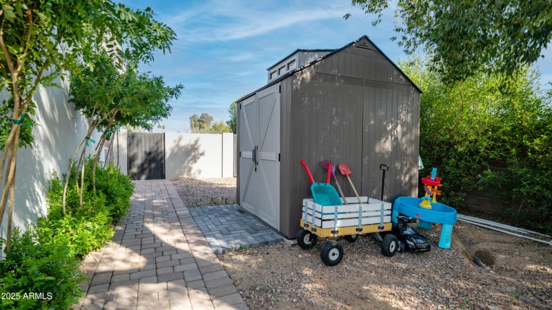 7417 E Paradise Dr Exterior Photos-11