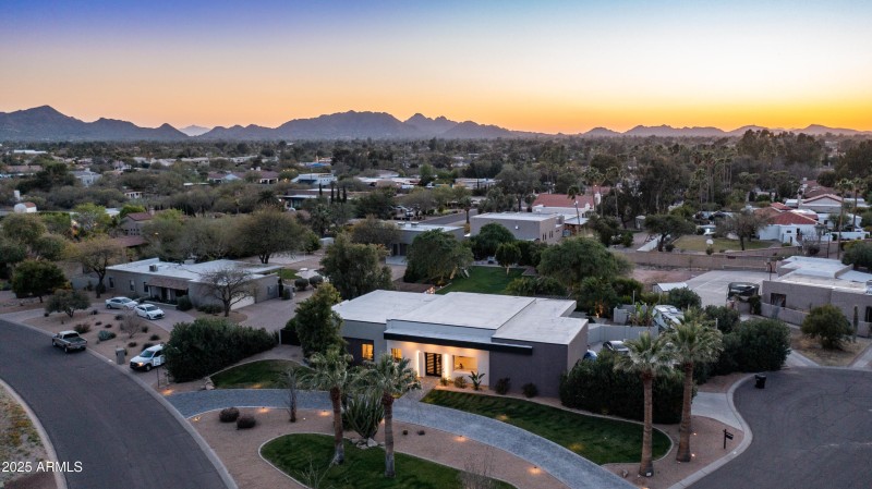 7417 E Paradise Dr Exterior Photos-22