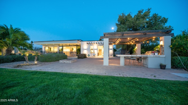 7417 E Paradise Dr Exterior Photos-34