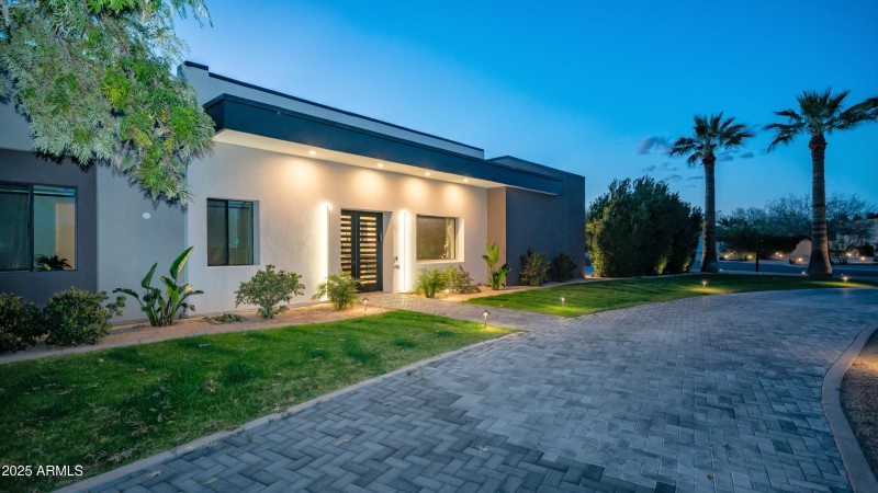 7417 E Paradise Dr Exterior Photos-39