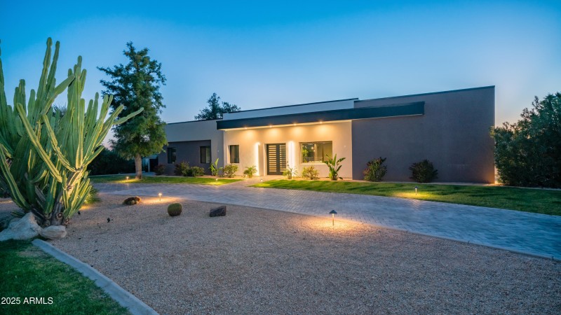 7417 E Paradise Dr Exterior Photos-41