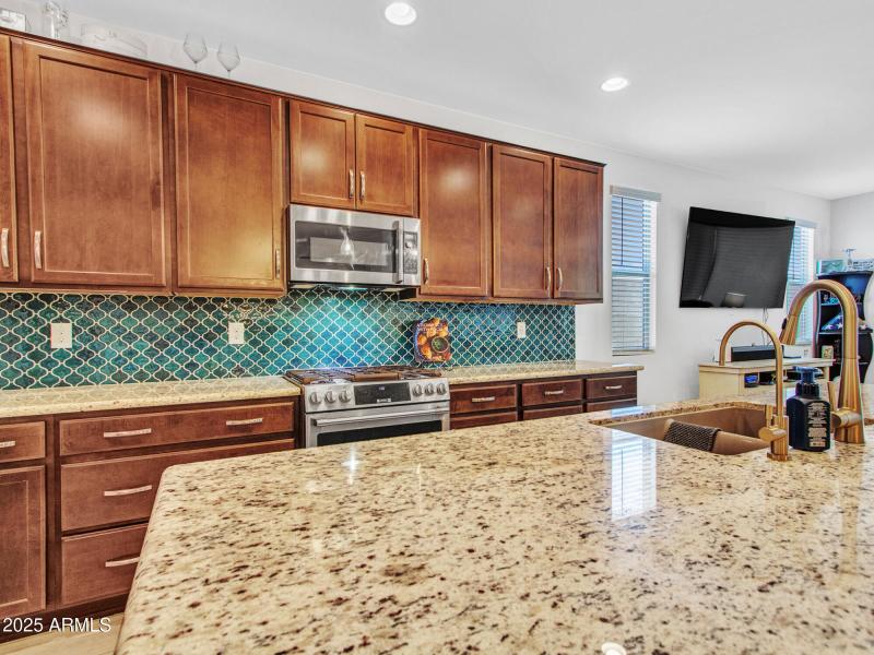 Stunning backsplash!