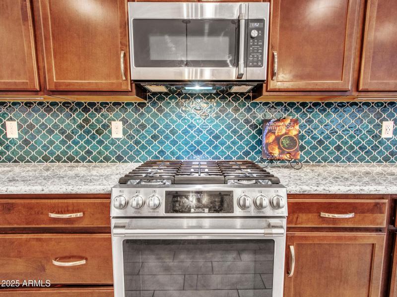 All Stainless Appliances Convey!