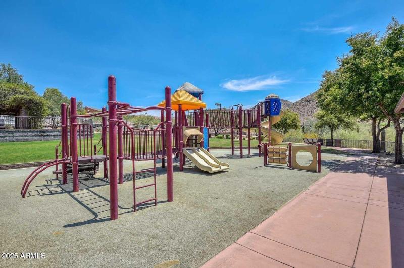 Tramonto East - park playground 2