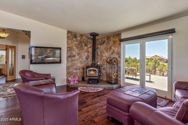 2335VoyagerCir-Overgaard-AZ-15