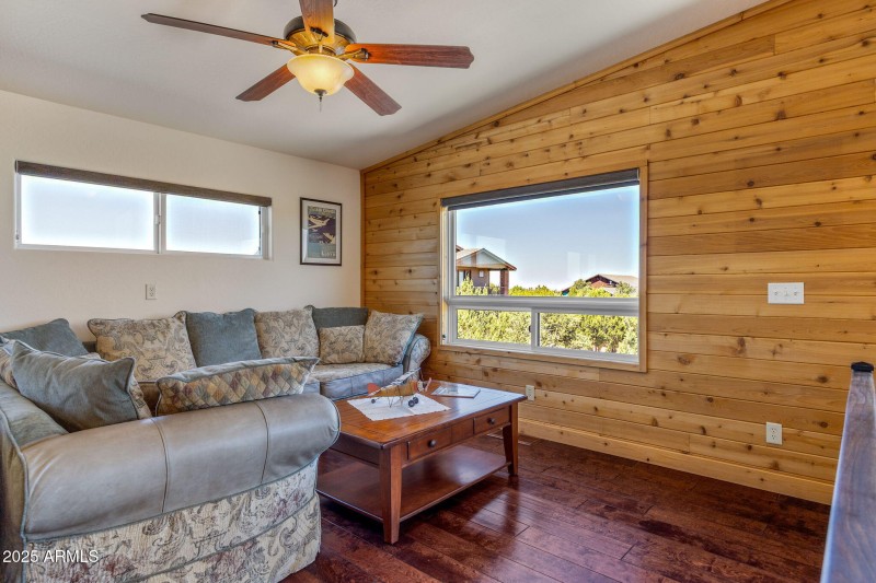 2335VoyagerCir-Overgaard-AZ-16