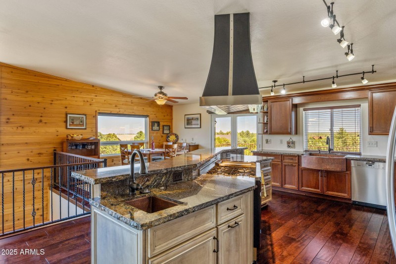 2335VoyagerCir-Overgaard-AZ-22