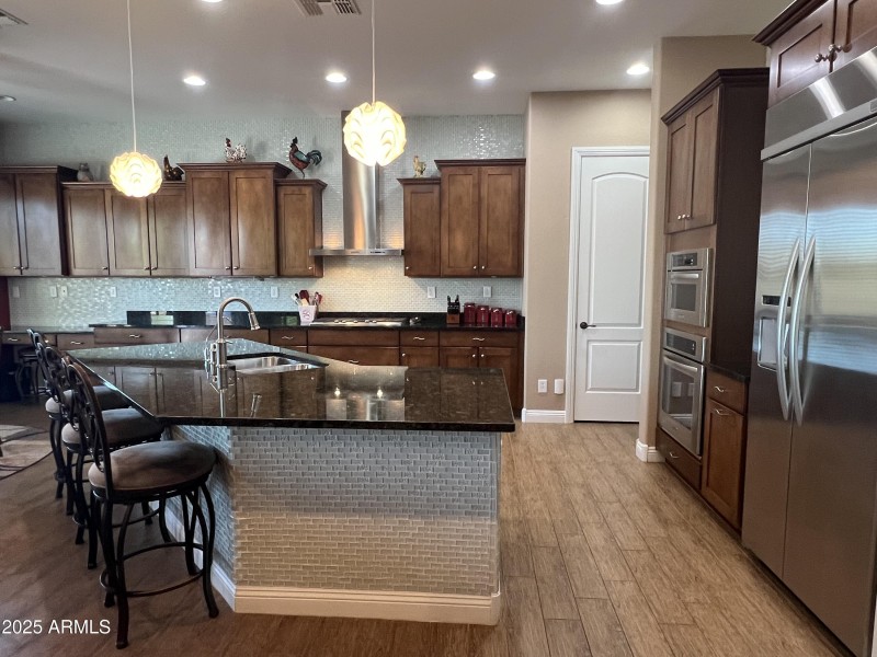 8DB2D56F-30F0-437D-A367-81AF9212272D.HEI