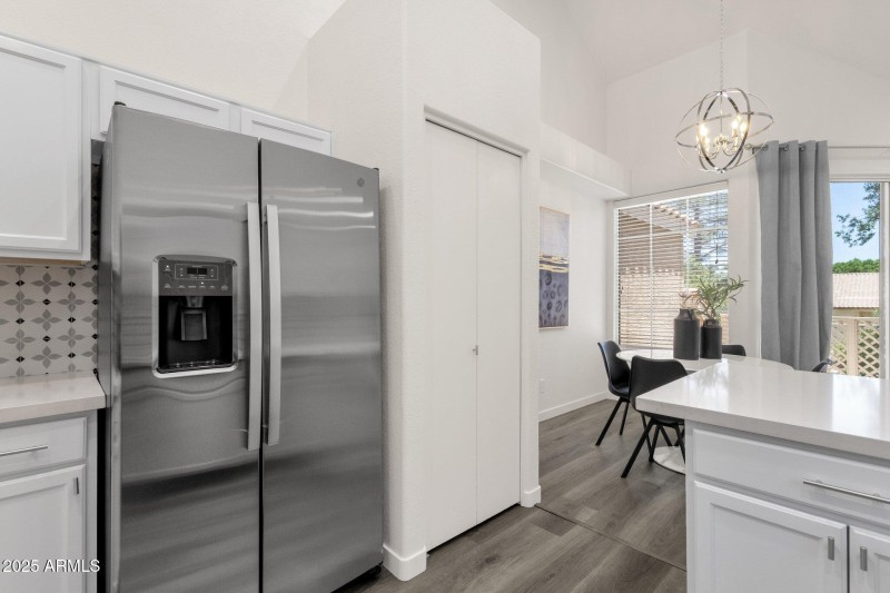 19-web-or-mls-1633-e-lakeside-dr-127