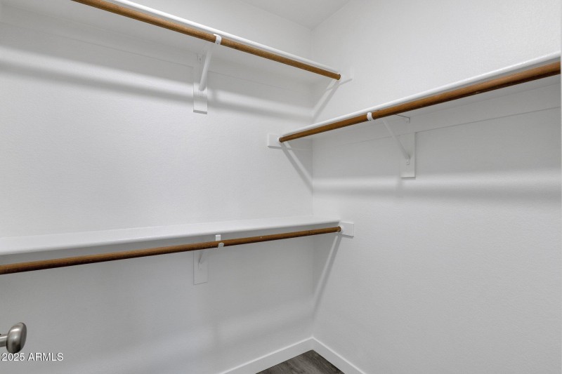 29-web-or-mls-1633-e-lakeside-dr-127