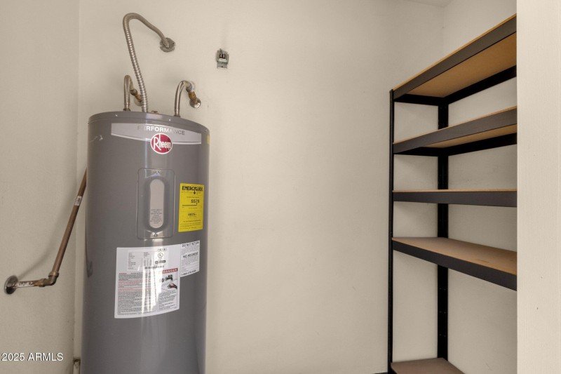 36-web-or-mls-1633-e-lakeside-dr-127