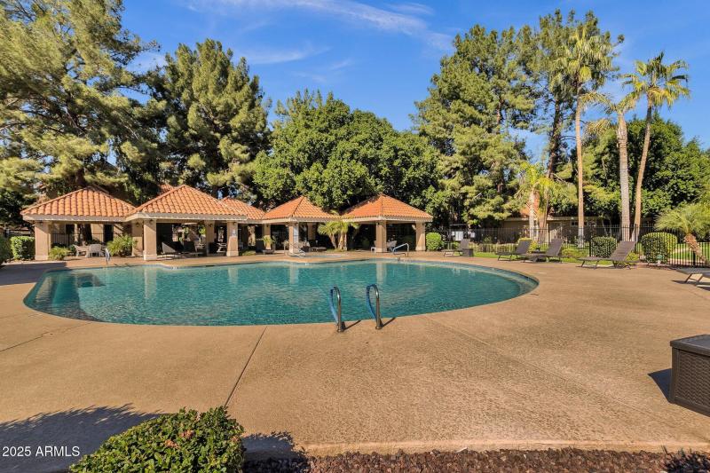 45-web-or-mls-1633-e-lakeside-dr-127