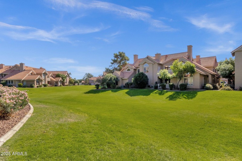 46-web-or-mls-1633-e-lakeside-dr-127