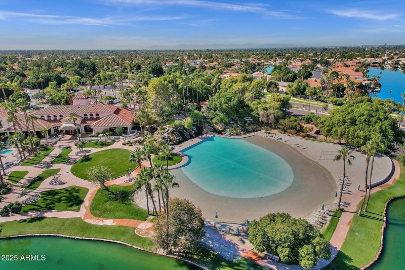 69-web-or-mls-1633-e-lakeside-dr-127