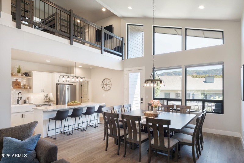 Dining_Trendy Pine LodgeHR