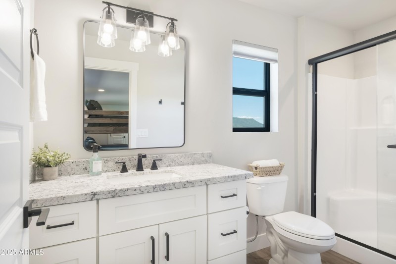 Loft Bath_Trendy Pine LodgeHR