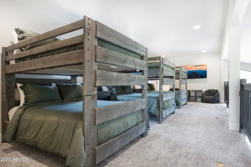 Loft_Trendy Pine LodgeHR