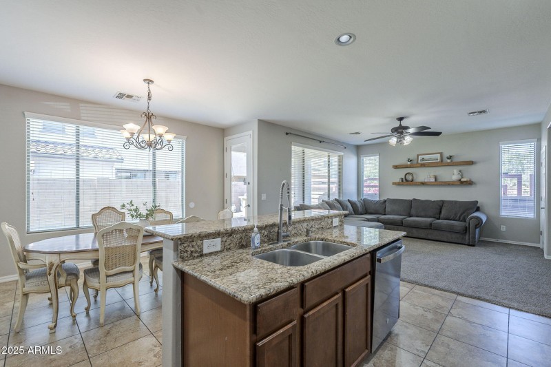 17-web-or-mls-Pelican-17