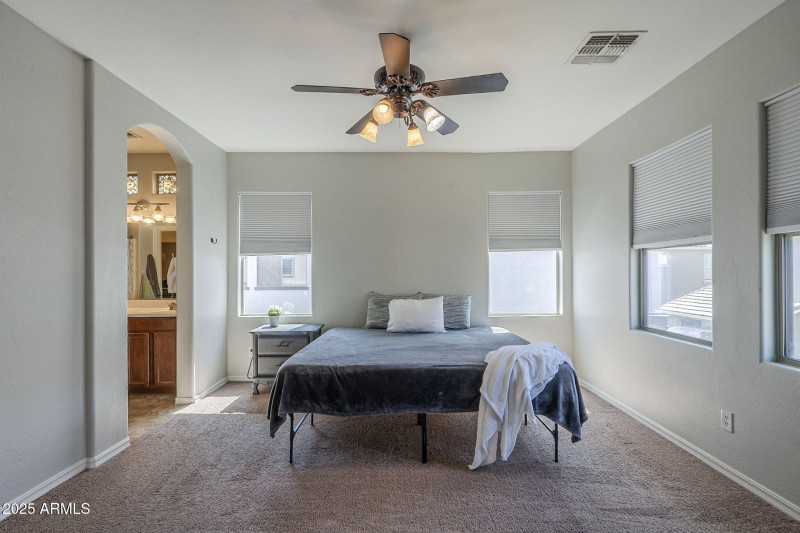 31-web-or-mls-Pelican-31