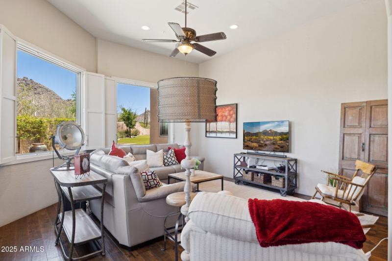 18-web-or-mls-24200-n-alma-school-rd-7