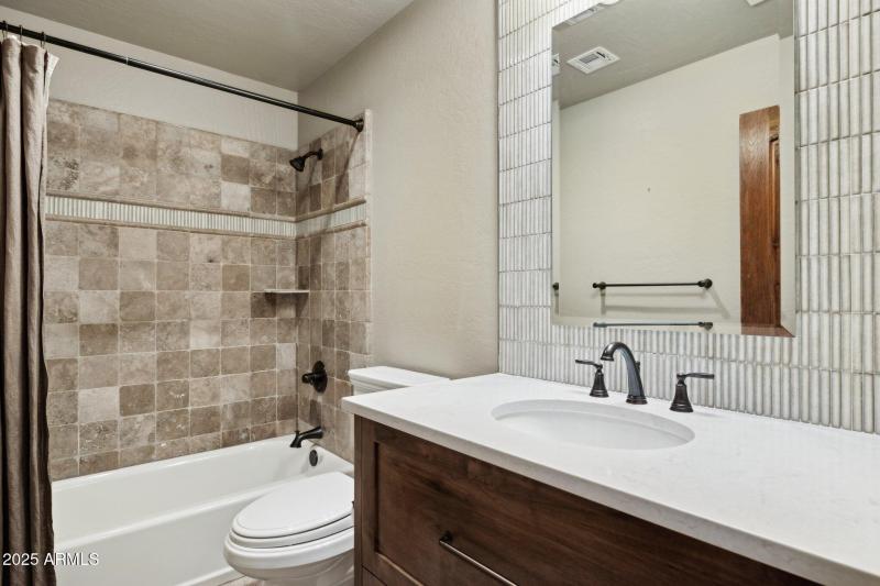 42-web-or-mls-24200-n-alma-school-rd-7