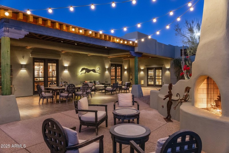 Luxurious Outdoor Living Space