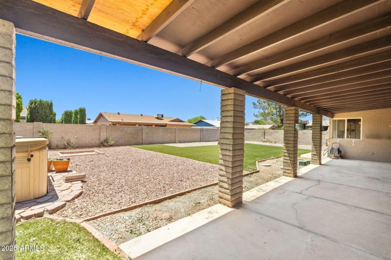 33-web-or-mls-3747 W Aire Libre Ave--29