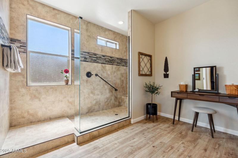 26-web-or-mls-707-lunar-view-way