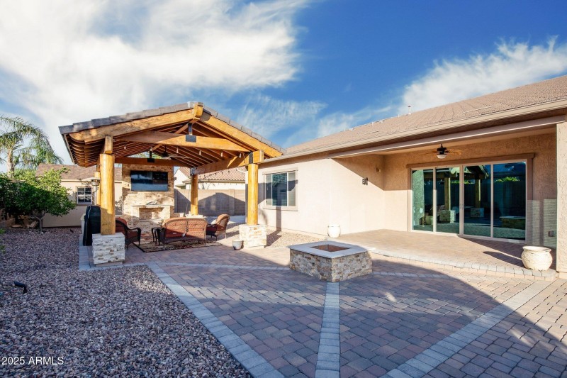 8-web-or-mls-_TMR6154