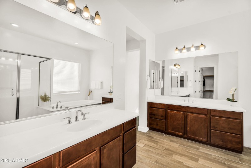 018_28-web-or-mls-26_935