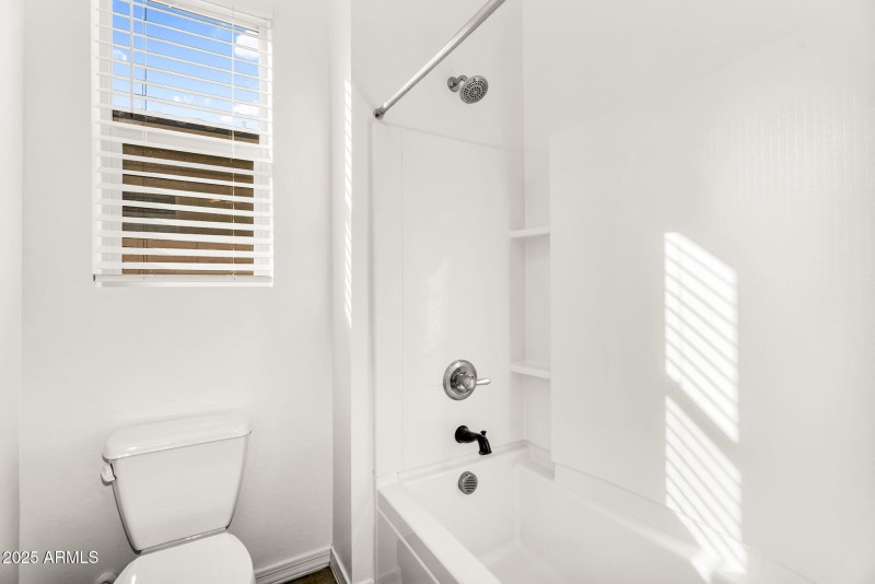 031_41-web-or-mls-36_450